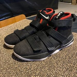 Lebron Soldier 11